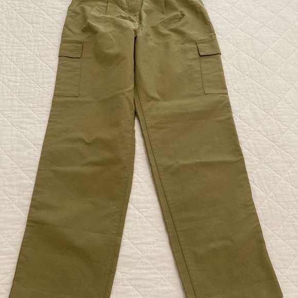 New With Tags H & M Cargo Jeans , size 4 - Picture 6 of 7